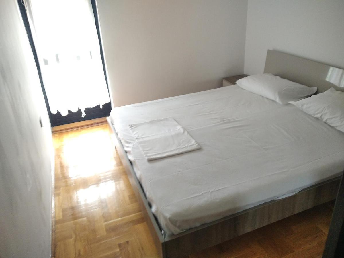 Apartman Senka 2 Lägenhet Podgorica Exteriör bild
