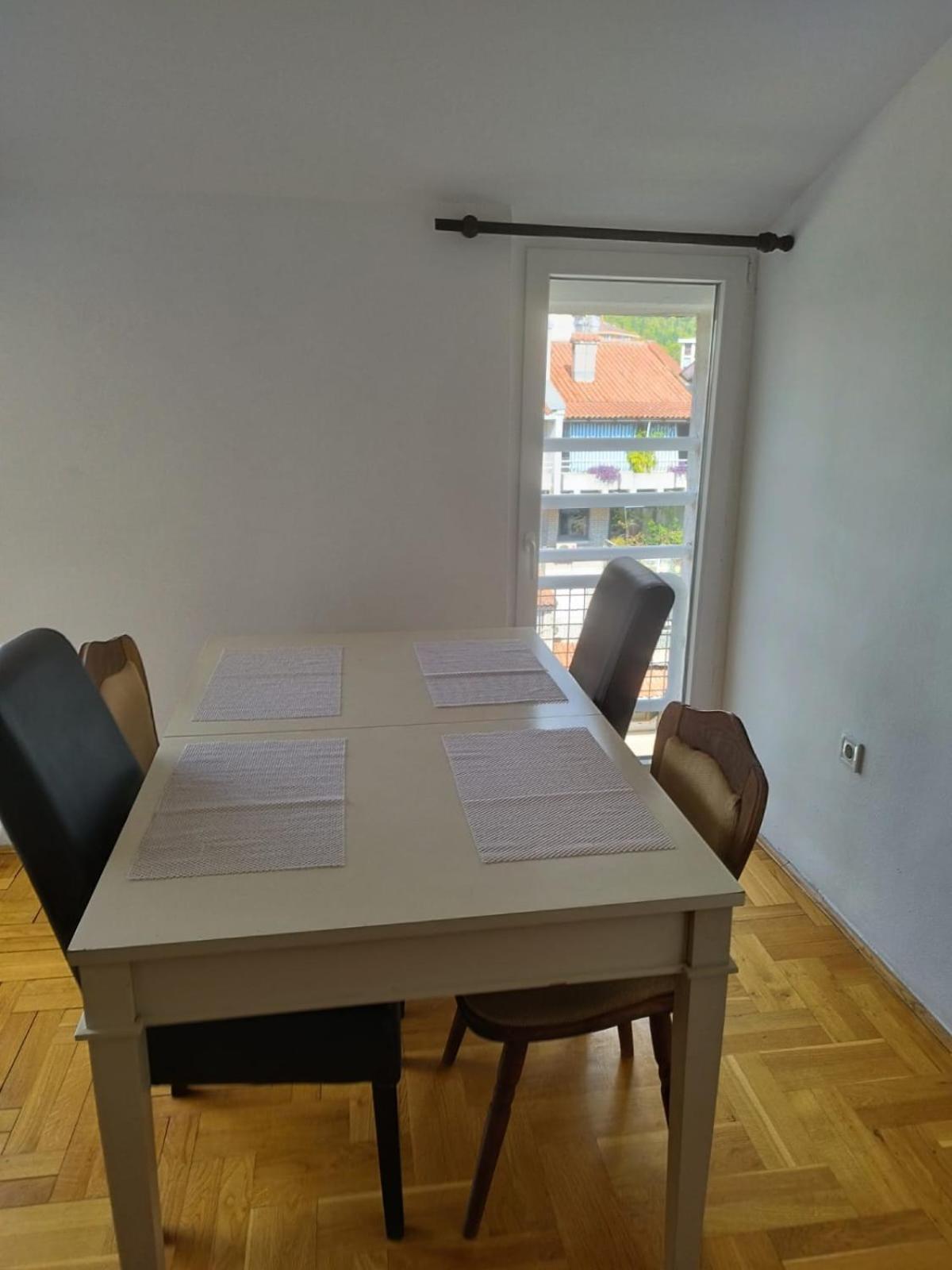 Apartman Senka 2 Lägenhet Podgorica Exteriör bild
